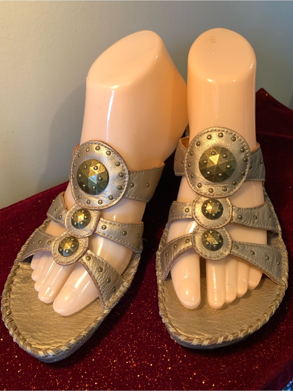 Clarks Artisan Bronze Gold Leather Embellished Slide Wedge Sandals Size 8M - EUC
